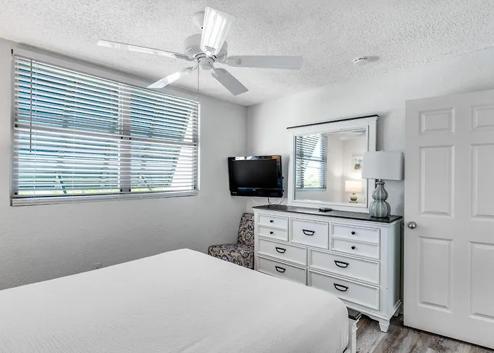 Sunrise Suites Tierra Bomba Suite #403